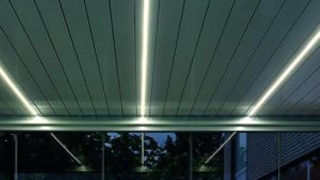 LED-Beleuchtung in den Lamellen für Brustor-Lamellendächer Bildquelle: Brustor